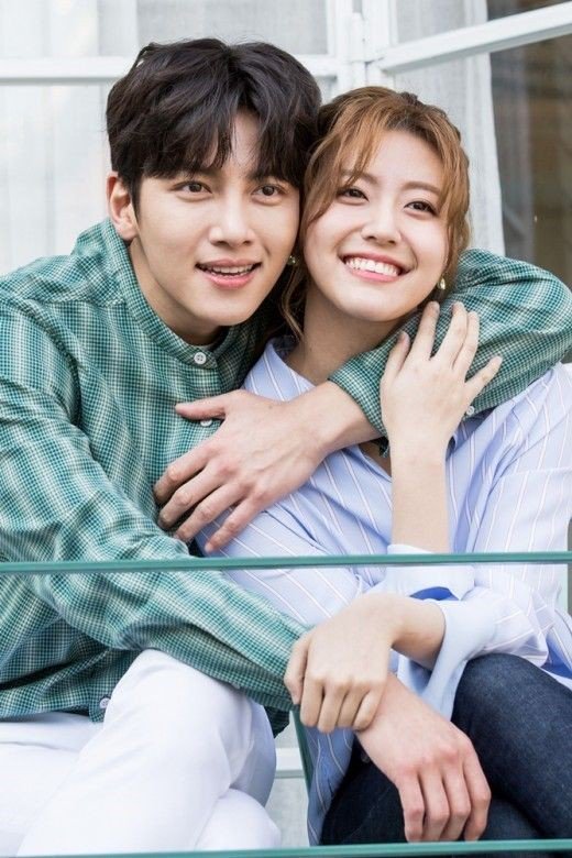 48. SUSPICIOUS PARTNER.This drama is a typical lawyer-prosecutor story. I love both the lead individually coz they are good actors but I just don't appreciate their love team. I appreciate pa the 2nd leads. Also the story is so unrealistic, i think it can do better.