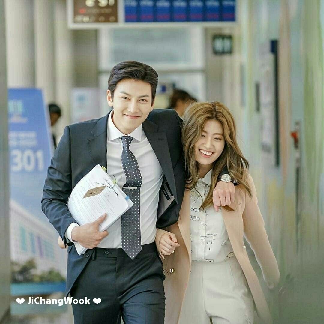 48. SUSPICIOUS PARTNER.This drama is a typical lawyer-prosecutor story. I love both the lead individually coz they are good actors but I just don't appreciate their love team. I appreciate pa the 2nd leads. Also the story is so unrealistic, i think it can do better.