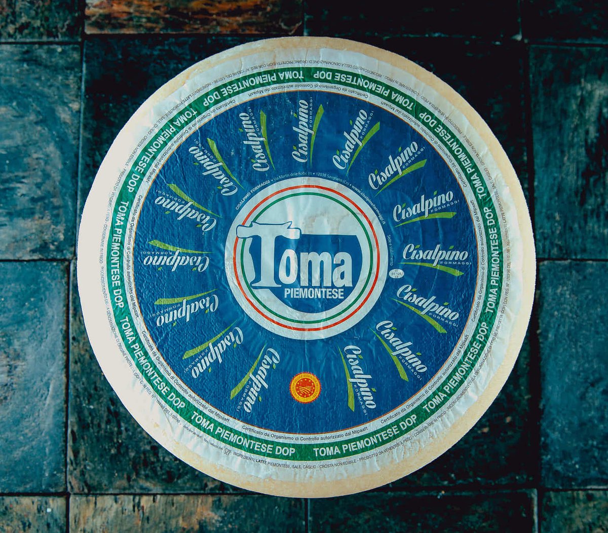 And for the cheese lovers out there... #tomapiemontese #piemontemenu #tastetheregions #authenticitalian #divinoenoteca