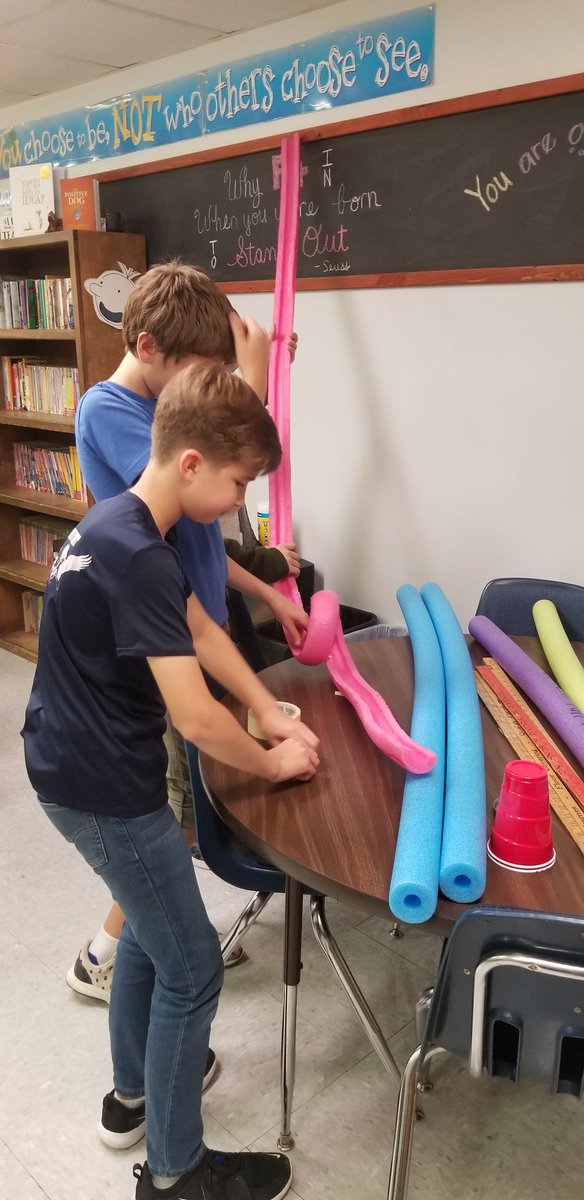 lee_paulah's tweet photo. 5th grades are working hard to construct their rollercoaster designs. https://t.co/Q7TCpyYec8