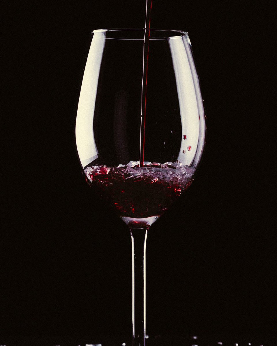 Carménère; Chile's signature grape. Indigenous to Bordeaux, it grows exceptionally well in Chile due to the long growing season. Try some at the Chilean Wine Festival in Toronto on November 5th!

Tickets are selling fast + are available via the link below

ticketweb.ca/event/chilean-…