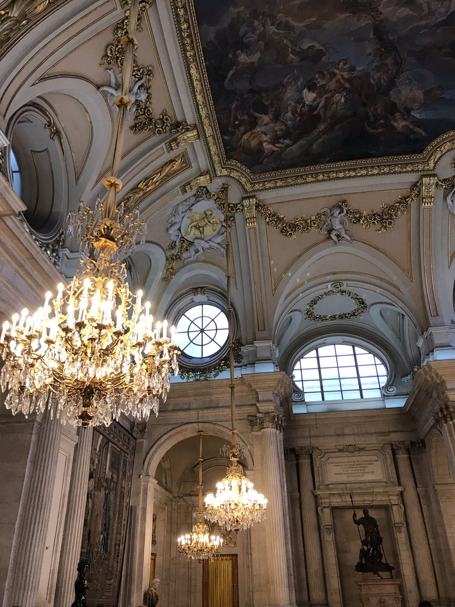Royal Palace of Madrid - a piece of art in the heart of the city, offering one hour of sophisticated tour, filled with history, class and a good taste!
#cwise #madrid #royalpalace #royalpalaceofmadrid #cwisemad #luxury #royalstyle #palace #royalfamily #traveltomadrid #whyespaña