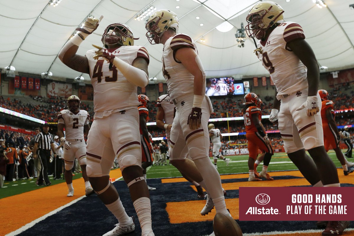 BCFootball's tweet photo. This week's @Allstate Good Hands Play of the Game goes to @IsaiahMiranda_ on this "nail-in-the-coffin" TD reception to close the second half up 44-20. https://t.co/wqSdqMz4Y0