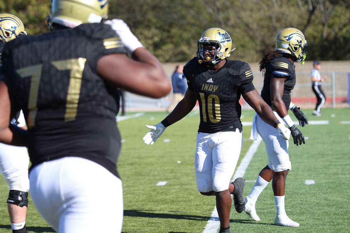 #KnightInShiningArmor
#10 Tyrice Knight with another Pick 6 for the DreamU defense, as Indy smothers Highland 61-14 in Statement Saturday @ Shultis Stadium in Indy ☠️