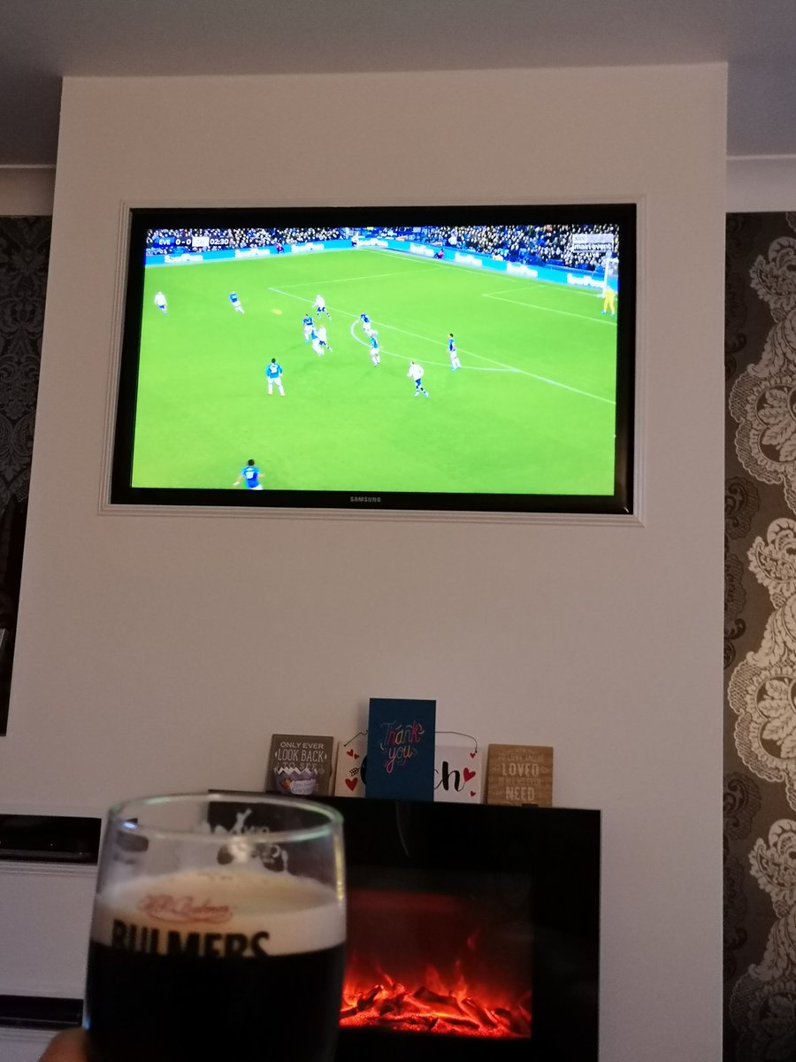 Perfect Sunday's. Coys 💙⚽🍺 <a href="/LouLouWatkins/">Louise🌈</a>