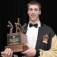 WoodenAward's tweet photo. Join us in wishing a Happy Birthday to 2008 #WoodenAward presented by @Wendys winner @thans50 of @UNC_Basketball! #ESPN #CBBAwards #college #basketball #hoops #collegebasketball #collegehoops https://t.co/4ThfqNxDjj