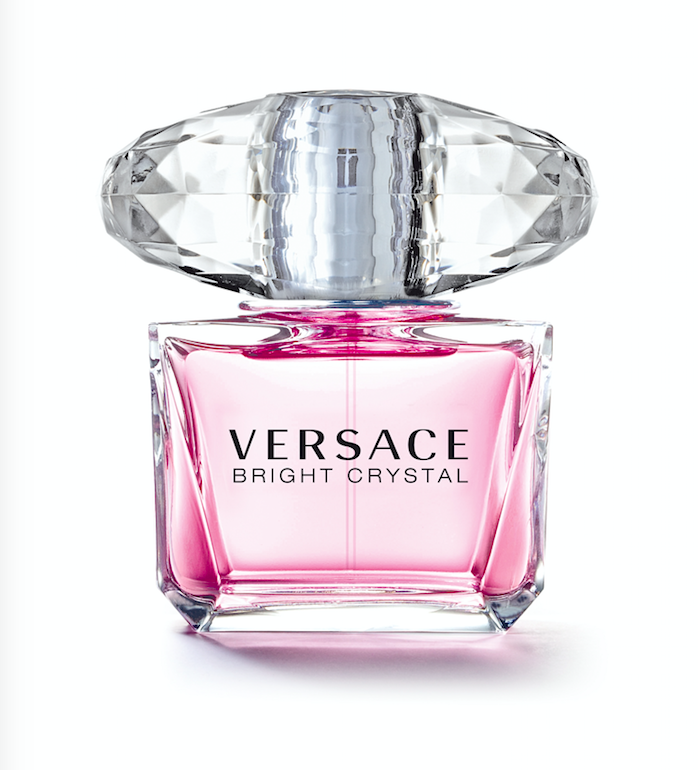davelackie's tweet photo. It's a #VersaceBrightCrystal Birthday Twitter SPEED DRAW! In 60 minutes we're drawing for a Versace Bright Crystal eau de toilette with notes of frosted yuzu, pomegranate, peony, amber and magnolia. To enter, follow @davelackie &amp; RT https://t.co/8XstHcpEwz