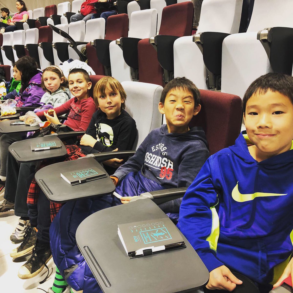 BGCHamHal's tweet image. #MiniScientists exploring why stories are a great way to learn about science! @mcmastercyu #MCYU 🧬📖 Visit mcyu.ca for future series!