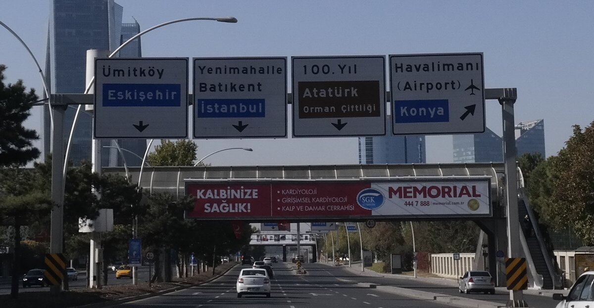 Tamasa_F_Dural's tweet photo. Sayın @mansuryavas06,
Dün #ALAEV'in Anıtkabir'deki ATA'ya Saygı Törenine katılmak için geldiğim Ankara'nın her köşebaşında bir #Anıtkabir tabelası aradım
Maalesef, olan 1-2 tabela da ören tabelası renginde
Ankara'nın kavşaklarına birer Anıtkabir tablelası çok mu zor?
@ankarabbld https://t.co/1dzm8Crgk0