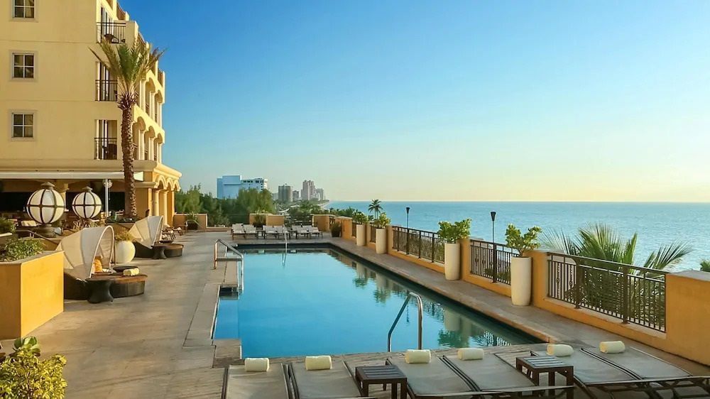 Hurry down for the #riptidefest....2 days of incredible music and make your dream getaway a reality @atlantichotelfl Choose between the glittering cityscape of Ft Lauderdale or the calming waves of the Atlantic Ocean at this all suite boutique hotel. buff.ly/2Pv1Eeh