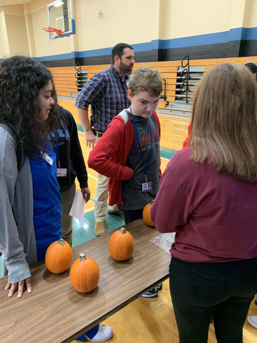 amywallaceNCISD's tweet photo. First Eagle Friends meeting. We have some very talented and caring kids! Join the fun and make a difference Wednesday at 7:45 am in the annex gym! @NewCaneyHS #EagleFriends4ever #ExpectExcellenceNCHS https://t.co/TniNTT4nmx
