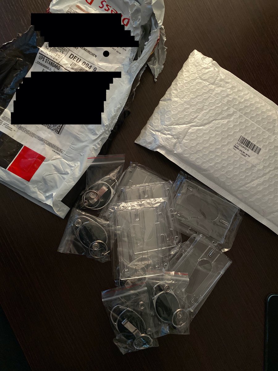 KevinDavidH_'s tweet photo. @LogitechG ordered a G502 Lightspeed Wireless and got this. 72h still no reply from your side.. - also no support via phone for orders #GG https://t.co/awkdW2OqNA