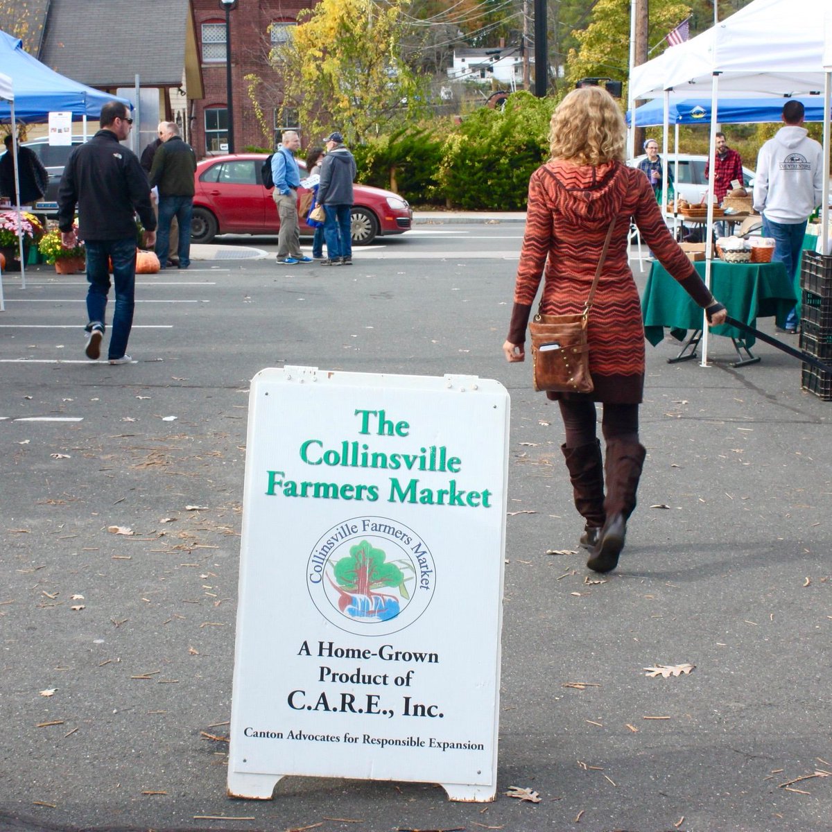 CollinsvilleFM's tweet photo. Just in case you're missing us...

Here are some pix taken by our ace photographer Colleen Burns at the last Collinsville Farmers Market of the season (Oct. 20): https://t.co/ZIthANBZ9f