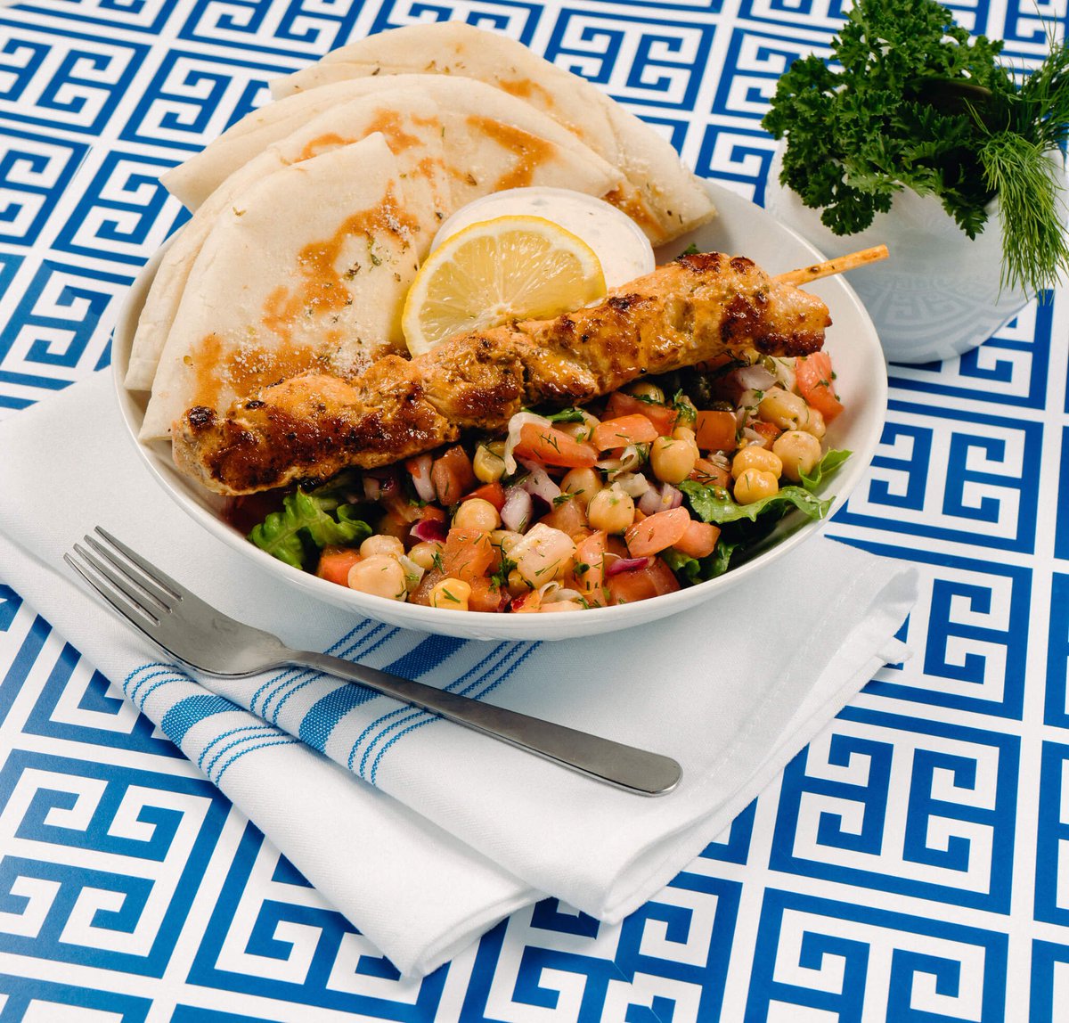 OPAofGreece's tweet image. Take a trip to the #Greek Island of #Santorini with our new #SantoriniSalad. Full of fresh flavour! 🥗 #PowerOfGoodFood #OPAFresh #OPA #OpaOfGreece #PlantBasedProtein