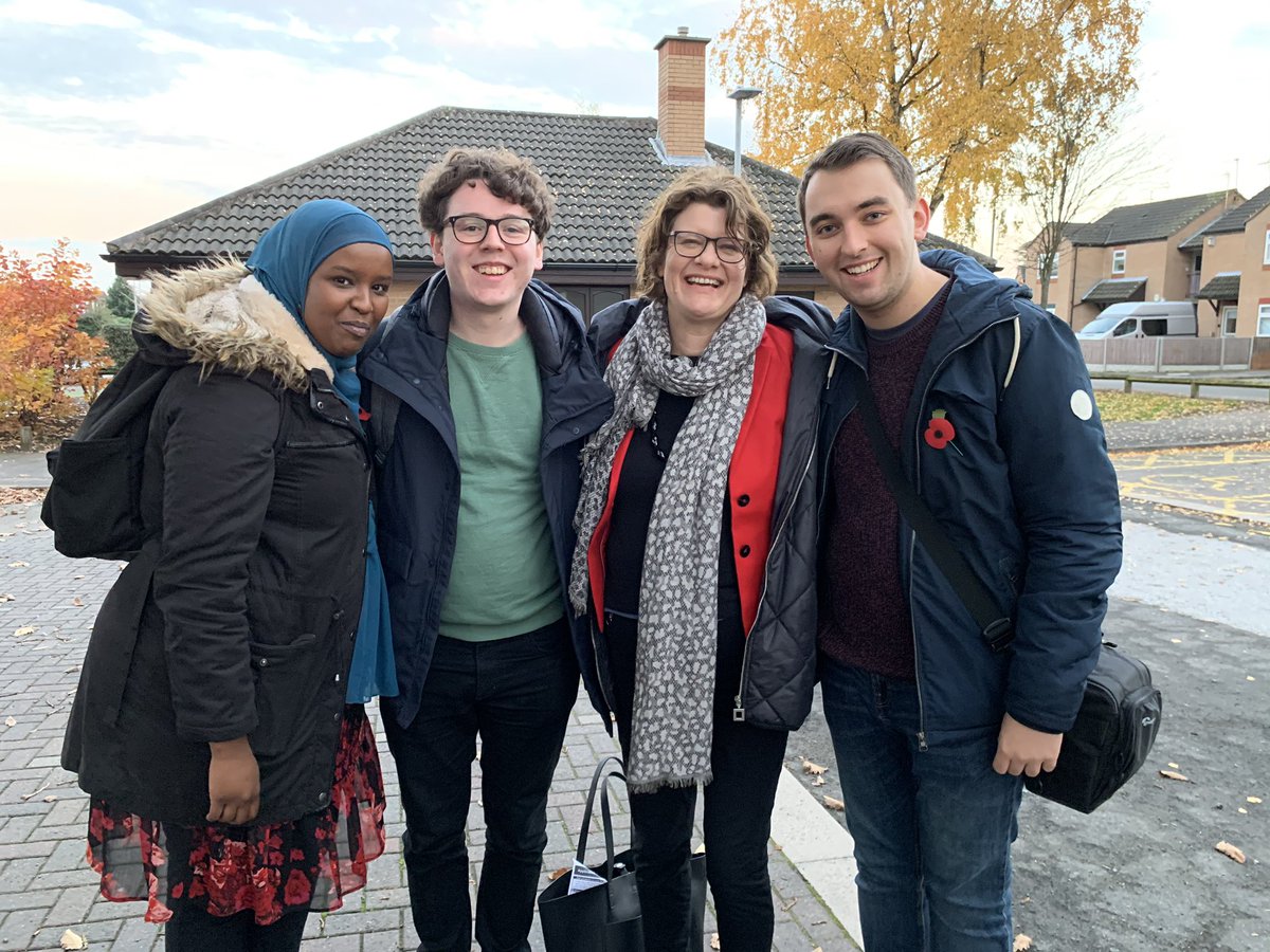 Team Camden up helping the amazing <a href="/SallyGimson/">Sally Gimson</a> in Worksop today to keep it red! Loved being back up north talking about why she would be a fantastic Labour MP for Bassetlaw 🌹