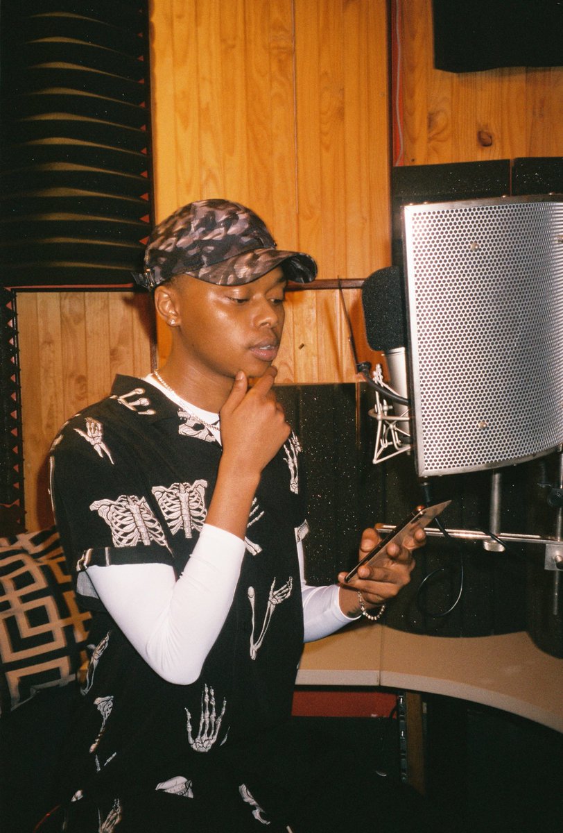 1boywanda_'s tweet image. bad guy$

@reece_youngking 
@MashBeatz_TWC 
@WordzThaPrince