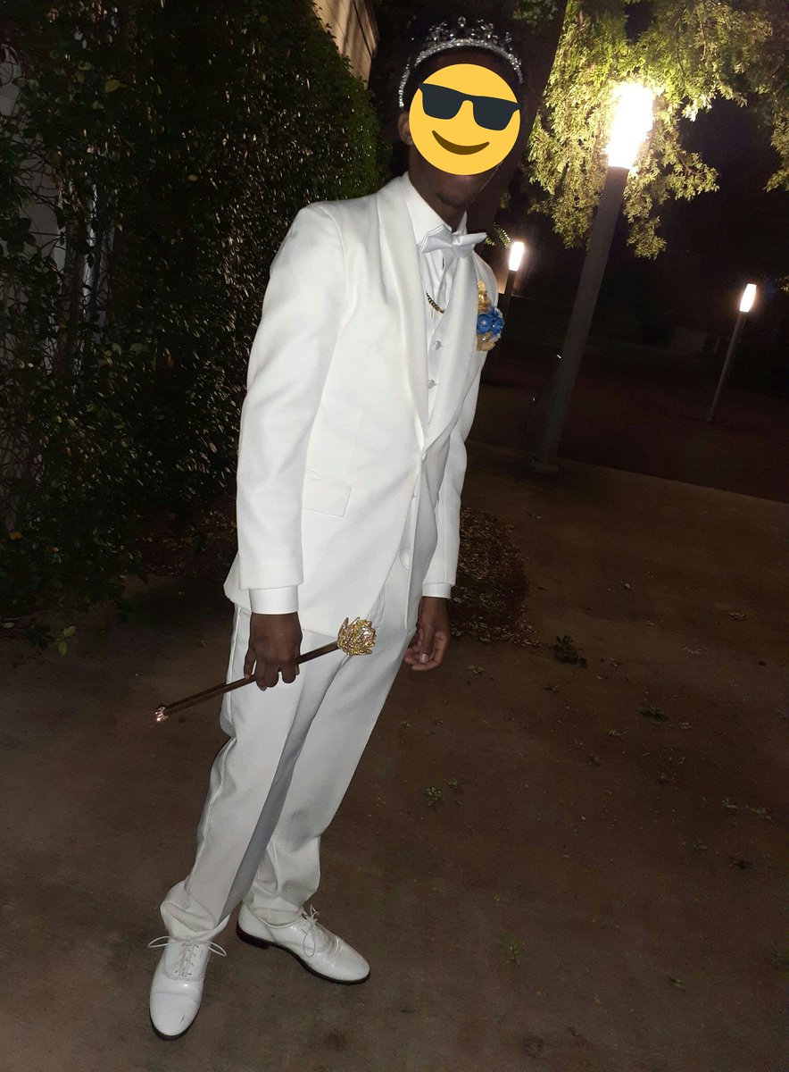 Last hoco was a blast👿💧 #mrjfkhimself💛💙