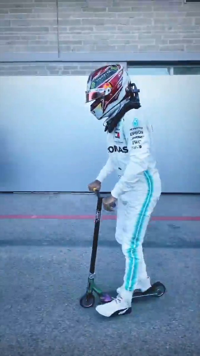 LH44_Lisa's tweet photo. @LewisHamilton ๐ Good luck ๐ ๐ ๐ ๐ ๐ in the race ๐ #Lewi5 #HAMmertime ๐จ๐ If anyone can do it, it's you ๐๐ฝ #LetsDoThis ๐ #TeamLH ๐ https://t.co/8p9iFkHP4d