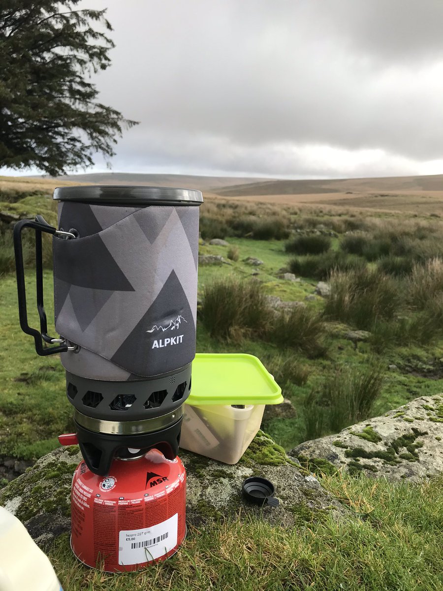 KernowCarlos's tweet photo. Winning at life ! Dartmoor on a blustery day with a stop for a brew #Dartmoor #goniceplacesdogoodthings #caffeine https://t.co/4hLql3TYbO