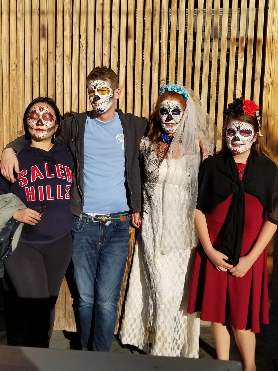 More face painting! From right to left, Brianna Harrington, Kelli Garcia, Ferris Garcia, and Emily Seo pictured here. 
#allsoulstucson #UAJ506