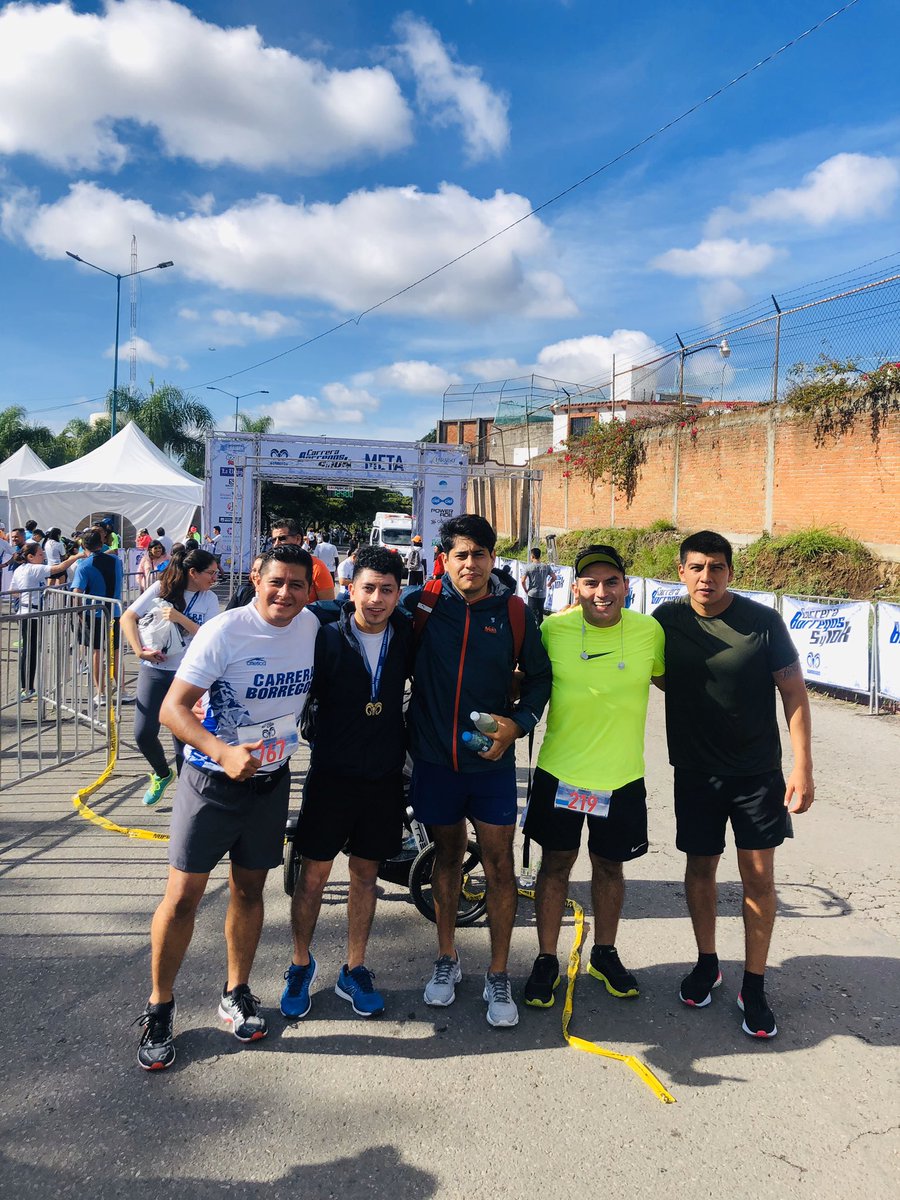 RomanPax's tweet photo. Aquí ya se corrió, con el corazón #carreratec #YoElegiCorrer #compressportmex #runnersteam #rumboalmaraton https://t.co/k4wU9lYO54