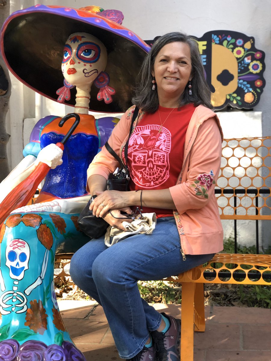 Nashawati's tweet photo. Loving my @BarbacoApparel Handy Andy Shirt. Fit right in at La Villita with the @dod_sat celebrations. Was beautiful to leave a card for my Mom on the community altar. https://t.co/qv0K0YBkw4