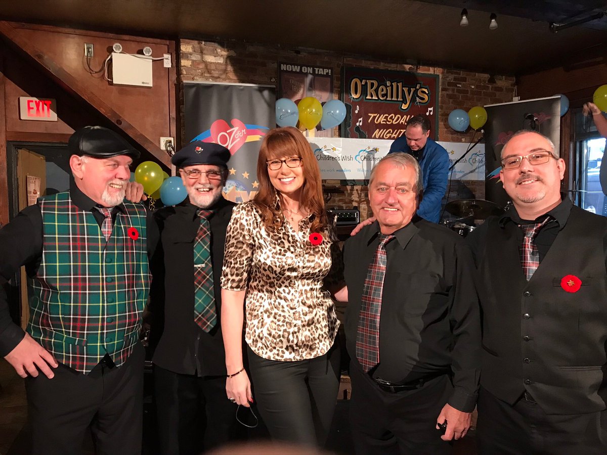 LindaHickey10's tweet photo. Hamilton Sound with Sharon Snow @NTVNewsNL @OZFMJigsReels @CWFNL giving the gift of music! https://t.co/f4psYnsSry