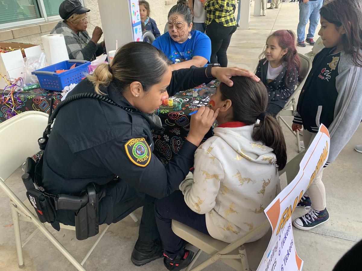 hpdcentralpal's tweet photo. @LilianaGRoo @KetelsenES @uhdowntown @Northwest_HISD @HISD_Wraparound Our @houstonpolice officers loved being part of this awesome event! @KetelsenES teachers and staff members did an amazing job! Everyone had such a great time! #fallfest2019 #HISD #HISDEmpowers #supportHISD #relationalpolicing #worktogether #supportyourcommunity https://t.co/KHPFt37ies