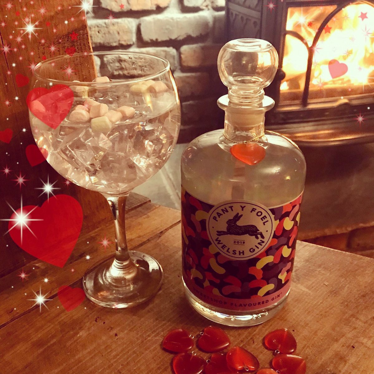 y_foel's tweet photo. ❤️ Pant Y Foel ‘Sweetshop’ Gin with limited addition ‘Christmas’ glass heart pendant ❤️ https://t.co/o04avweXjN
