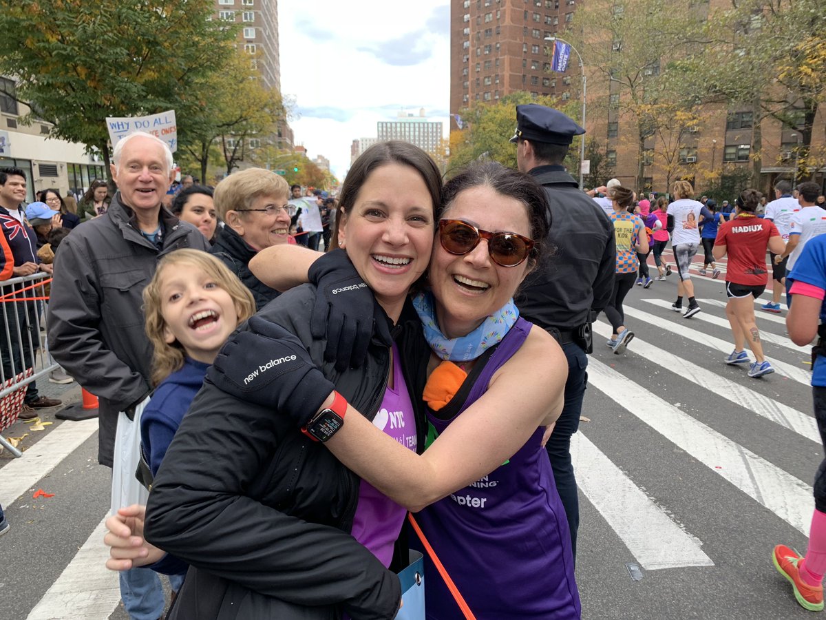runfararun tweet media