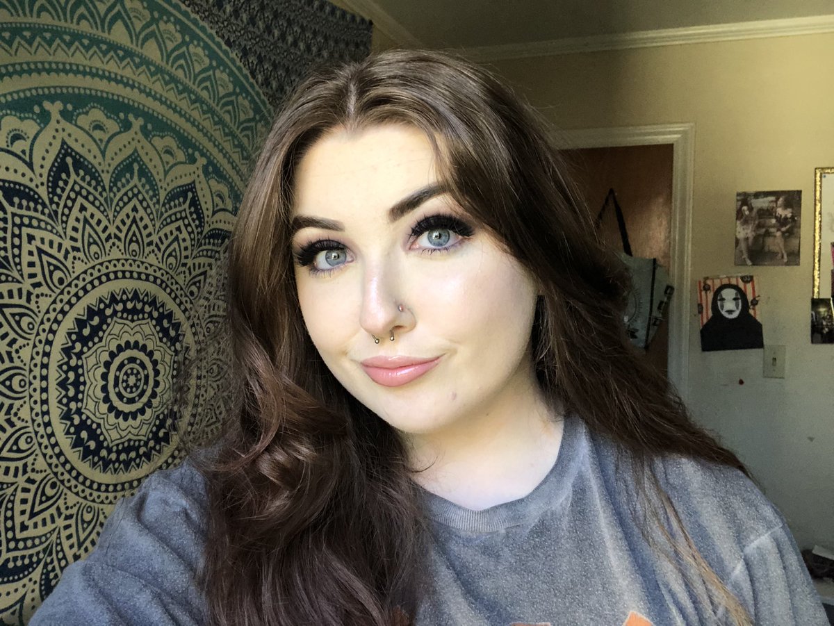 McKaliaaa's tweet photo. I didnβt get to finish #31daysofmakeup this year b/c of a lot of stuff but I thoroughly enjoyed the creative outlet this year π (although my face is breaking out now π©) https://t.co/kj06pLAcnN