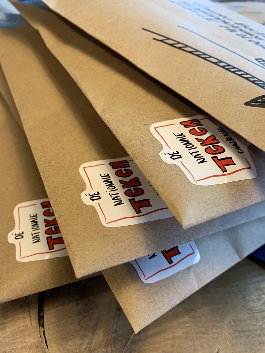 BiancaBerndsen's tweet image. Eerste tien schetsboekjes de deur uit. Potjandorie wat een geld voor die postzegels. Schrik daar Elke keer weer van🙈 @PostNL #challenge #tekenchallenge