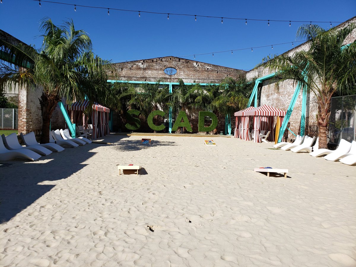 WhitneyNeilson's tweet photo. @TanyaMWall @VisitSavannah @RunRocknRoll Maybe I'll run into you back in the Great White North! Still trying to get this beach past TSA... https://t.co/wfrkvpAM5p