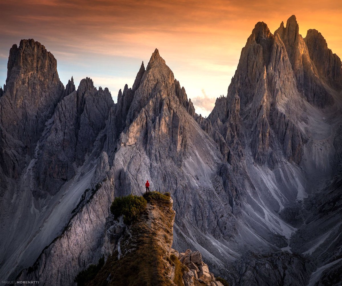 MiguelMorenatti's tweet photo. Puedes verme? Pues así de insignificante te sientes frente a las majestuosas Dolomitas.

©MiguelMorenatti
-Instagram. https://t.co/x4TXBpJ07K