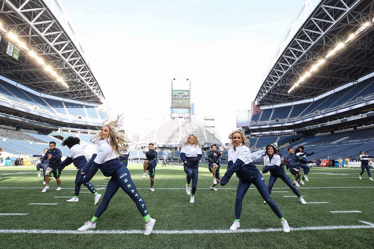 SeahawksDancers's tweet photo. Getting ready to be back home with the @12s!! 🤩

#GoHawks x #TBvsSEA https://t.co/Ft7WpDxGsD