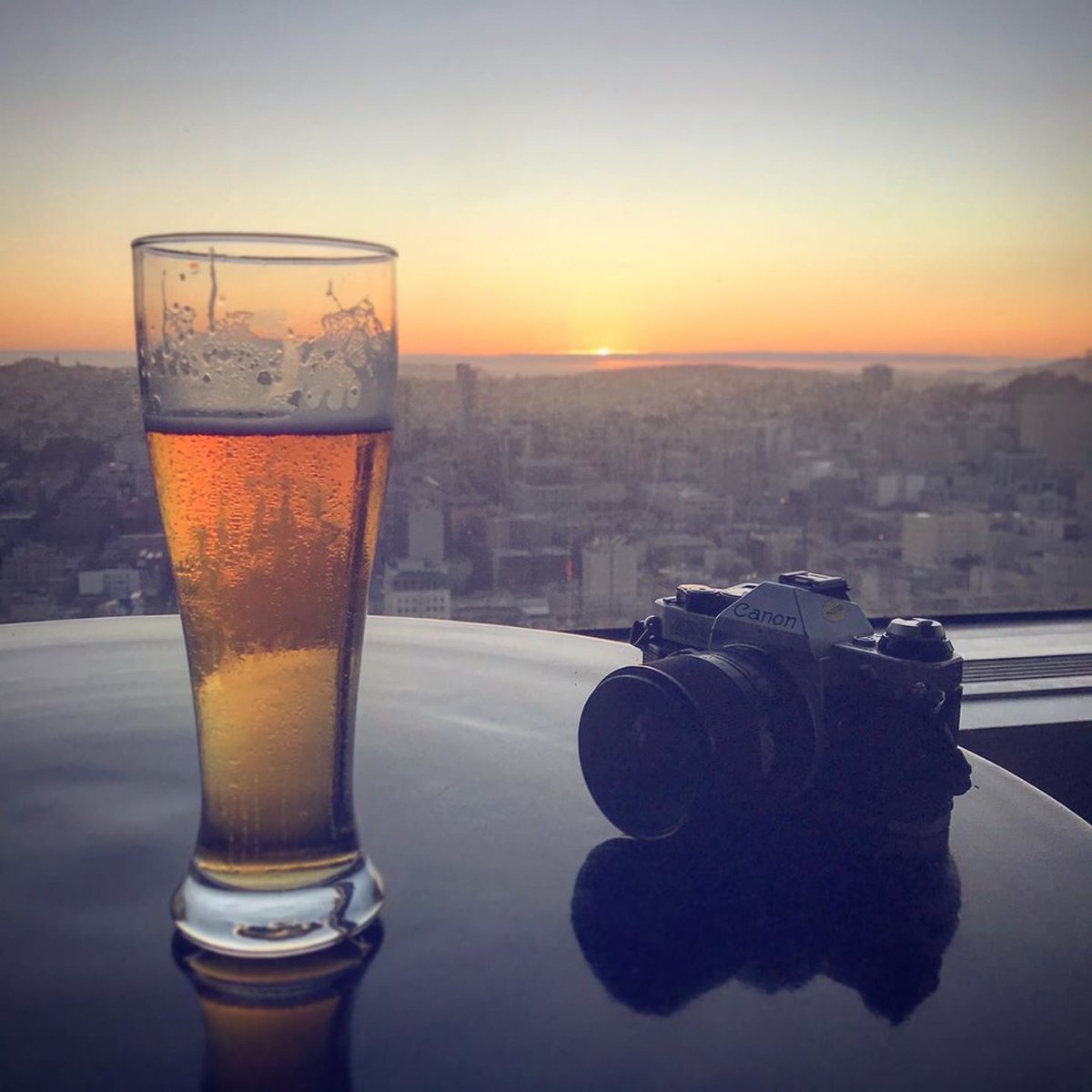 Sunset vibes...📸: @jigbard #cityscapesf #guestpost