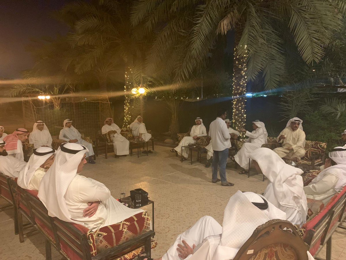Kuwaiteis's tweet photo. حضور #ديوان_الوحدة_الوطنية #ديوان_المعطش الليلة بمناسبة العشاء المقام على سلامة باسل الزمانان
ألف سلامة عليك يابو محمد 🌺
@BaSeLALAGMY 
@hussainalqabas
@bahman89 
@alsi3eed 
@NaderAlMansour
@AlWawanPress https://t.co/pNLDnFLLUu