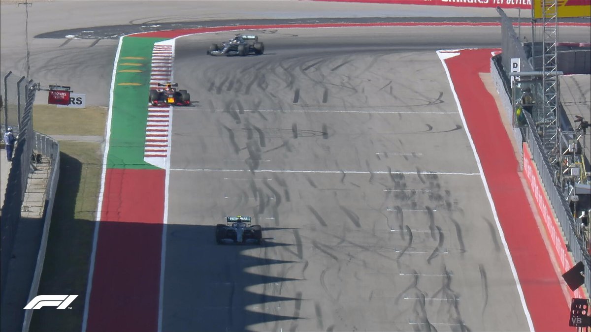 F1's tweet photo. LAP 8/56

1 BOT
2 VER +1.8
3 HAM +3.7
4 LEC +9.3
5 NOR +14.0

#USGP 🇺🇸 #F1 https://t.co/laJZ33DCHM
