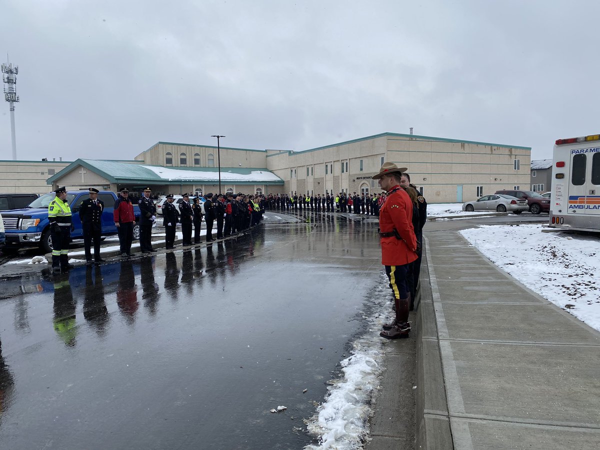 ParamedicChiefs's tweet photo. Our condolences to Leigh’s family and loved ones. Thank you to all the uniformed personnel in attendance. https://t.co/GU3zhf9f7m