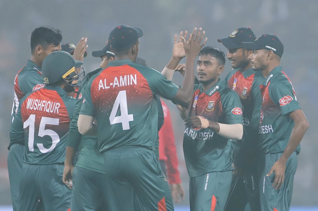 Apostrophe_CE's tweet photo. #INDvBAN
After eight defeats, @BCBtigers registered their first-ever #T20I win over India.

Bangladesh beat India by 7 wickets in the first T20l and claimed a 1-0 lead in the three-match series.

Rahim's unbeaten 60 and Sarkar's 39 help to reach the target with 3 balls to spare. https://t.co/nfJKsIt44x