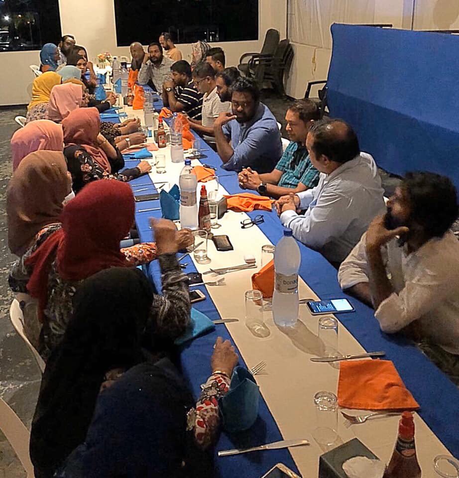 Zayaa_Fathimath's tweet photo. Heyo faaleh ✌️
#VoteRN #AslamForVP
#AnniAslam 
Aslam Candidate no 2✔️
#MDPLeadershipElection2019 https://t.co/94sqt5VXWu