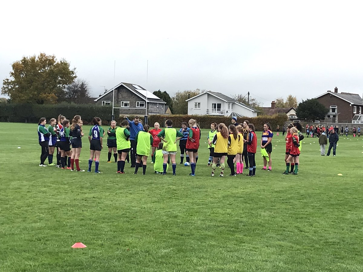 LyttleEm's tweet photo. Fab @DW_RFU_WG  Super Cluster at #Dauntseys today Good to see @DevizesRFC Girls getting stuck in! Thank you to coaches &amp; @armyrugbyrefs - looking forward to next SC @DevizesRFC 🏉@LavingtonSchool @Devizes_School_ @happyeggshaped #girlsrugby #thisgirlcan https://t.co/LhV04cQGwE