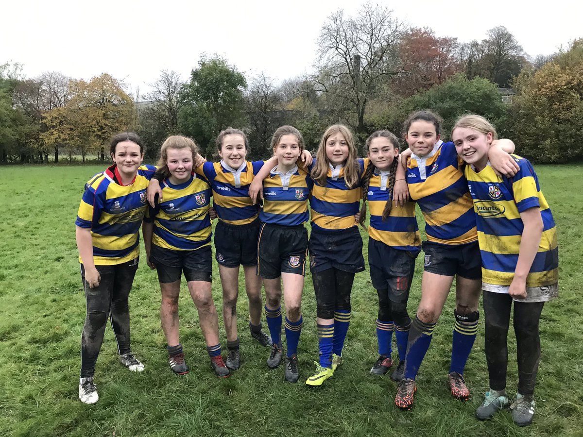RufcGirls's tweet photo. Fabulous #SuperSunday hosted by @littleboroughru for our girls.  3 x 12 a side games for @SandalBeasts @lrufc_ladies &amp; Barbarians team consisting of @sedgleyTigers @RRUFCVipers and the 8 Burnley girls.  The Baba’s bonded quickly and played some great rugby 🏉 #TREDS #girlsrugby https://t.co/YKYuCIiuAe