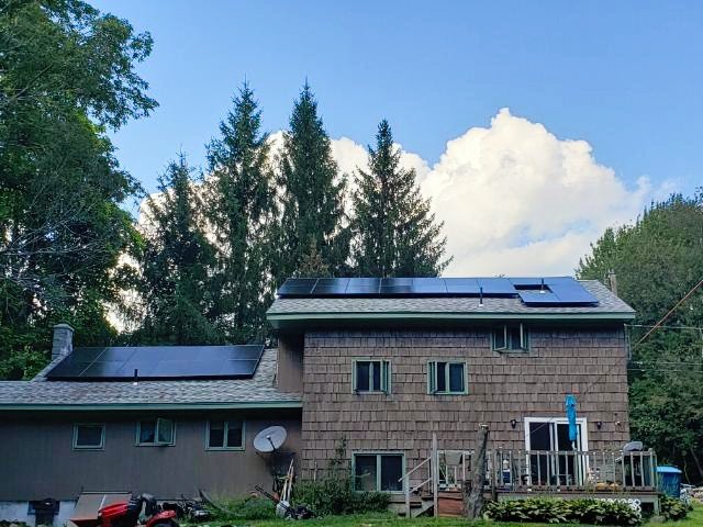 peternahassolar's tweet photo. And another install is in! If you're sick of getting bills from Eversource or National Grid every month SEND ME A MESSAGE! #solar #chordcutter #glass $roof #aesthetic #art #green #environment #solarpower #renewableenergy  #solarenergy #solarpanels #energy #cleanenergy https://t.co/E19t221X75