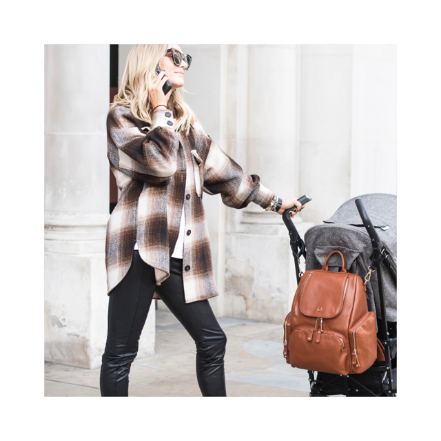 May your Sunday be filled with fun, and your evening filled with sleep :)

Bag featured is the Amber in Toffee with perfectly placed pockets for effortless organisation 🖤 

#newmum #modernmum #leatherbackpack #leatherchangingbag #leathercabinbag #buildyourkit #bagforlife #amber