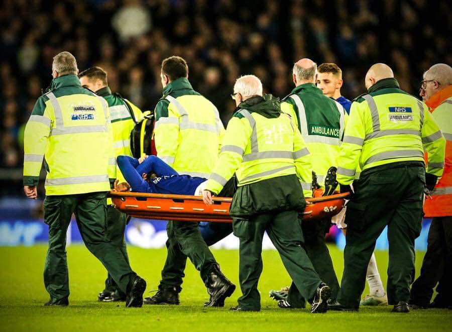 Never nice to see anyone suffer such a horrific injury like Andre Gomes did today. Wishing him a speedy recovery.