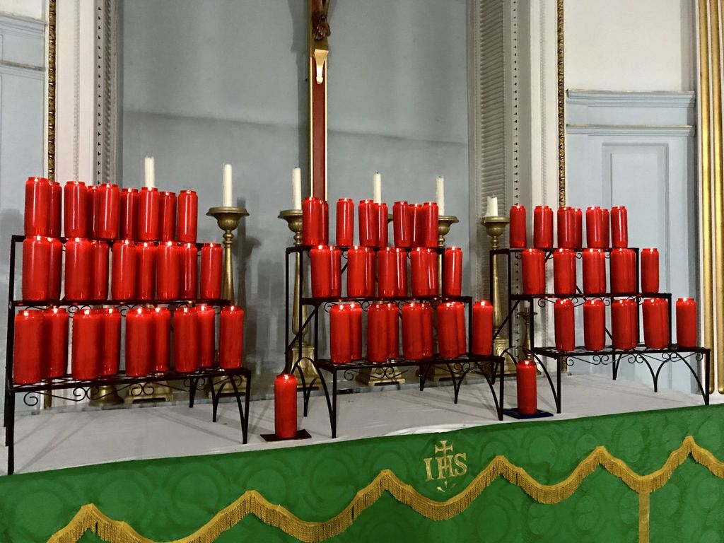 horburychurch's tweet photo. Tonight at St Peter’s we lit 118 candles in memory of the faithful departed and blessed the Book of Remembrance. These candles will remain lit until 24th November, and you are warmly welcome to come into church from 9am to 5pm, Tuesday to Sunday, to sit and pray. #resteternal https://t.co/TqqArenQgV