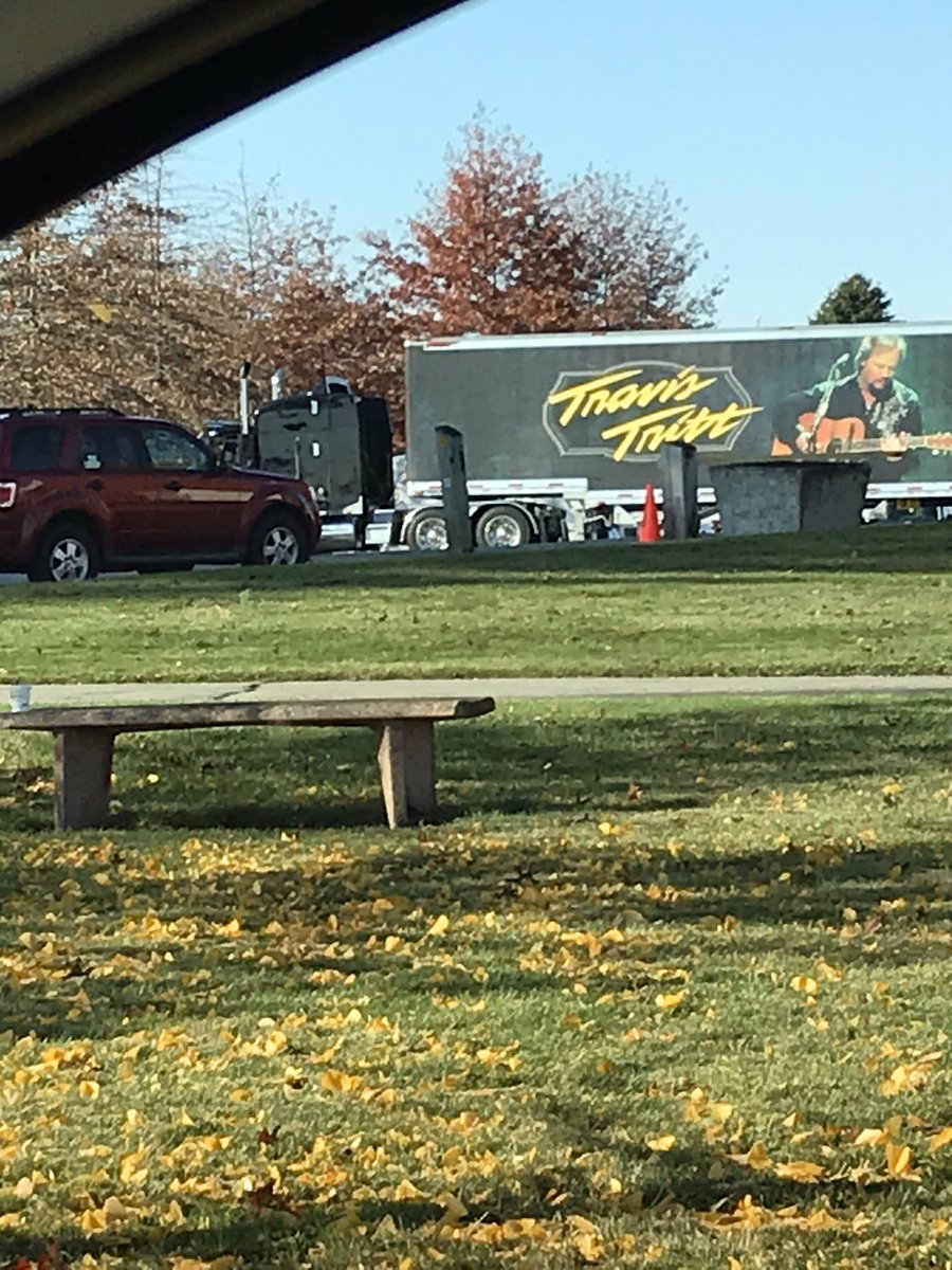 mcd830's tweet image. So excited for tonight’s show in Augusta. This just made it real!  @Travistritt