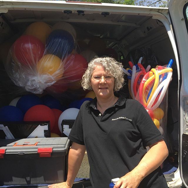 A van full of balloons ready for delivery! #ILoveMyJob :)⠀

#tncelebrates #knoxville #seviercounty #smokymountains #pigeonforge #gatlinburg #smokymountains #865life #easttennesee #EastTN ⠀
 #balloondelivery #balloondecor #eventplanning #balloonsculpture #balloonwall #…