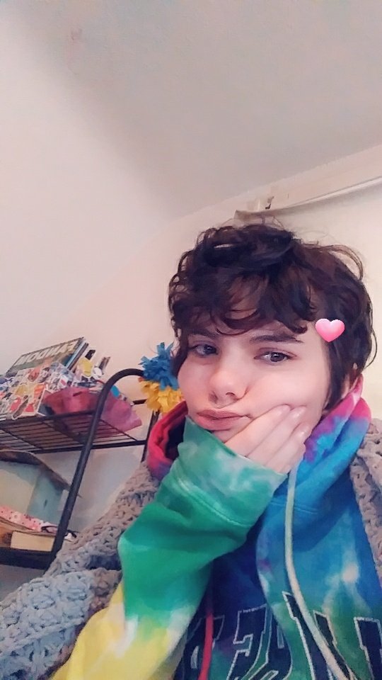 joonieper's tweet photo. hi i'm samson i'm 20 years old and my interests include honey nut cheerios and squishing my face come be my friend #imLGBTQ https://t.co/q10x72uc6s